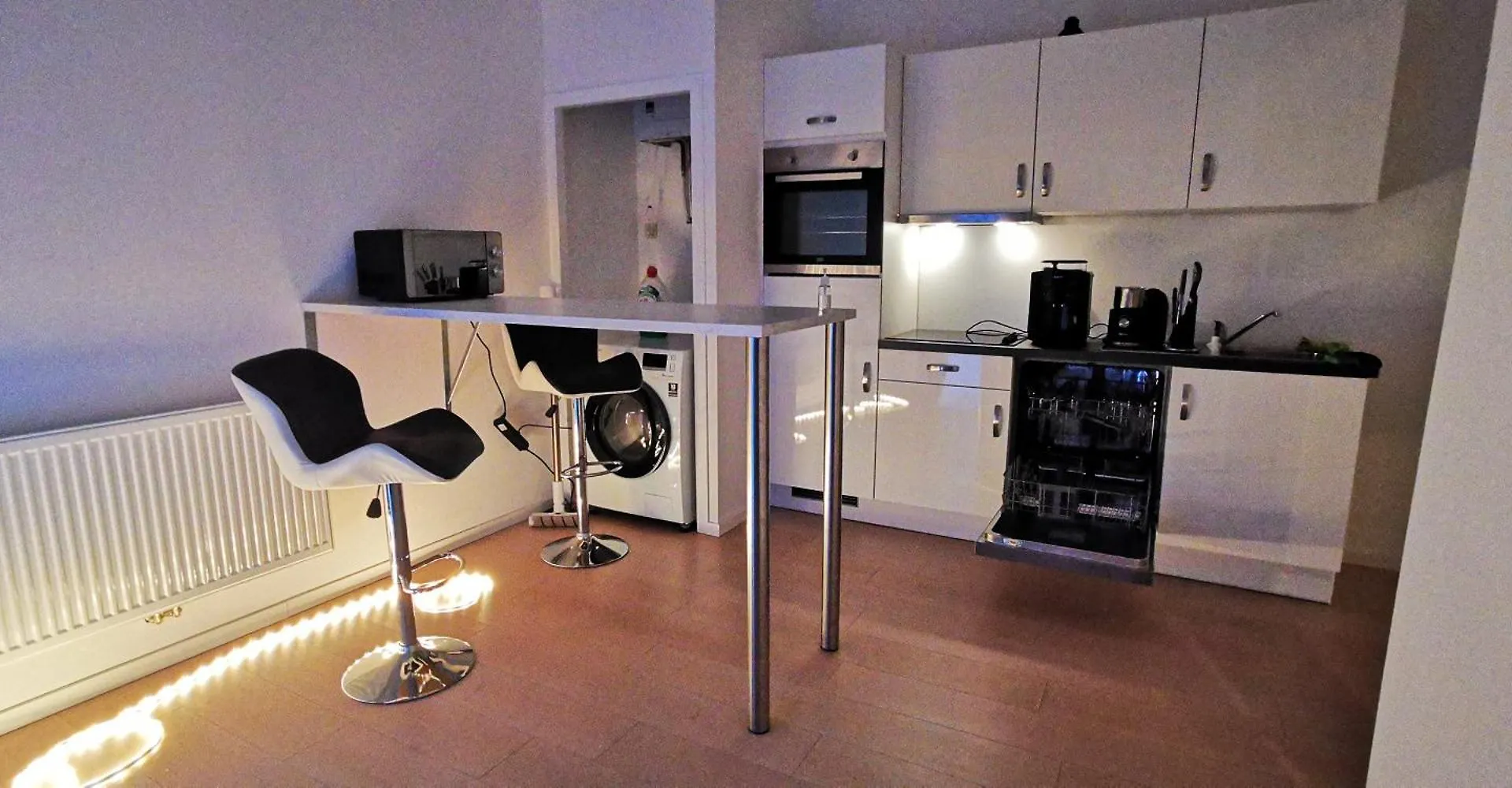 Studio North Station Brussels 0*,  Belgium